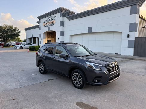Used 2022 Subaru Forester Premium AWD/4WD image 46