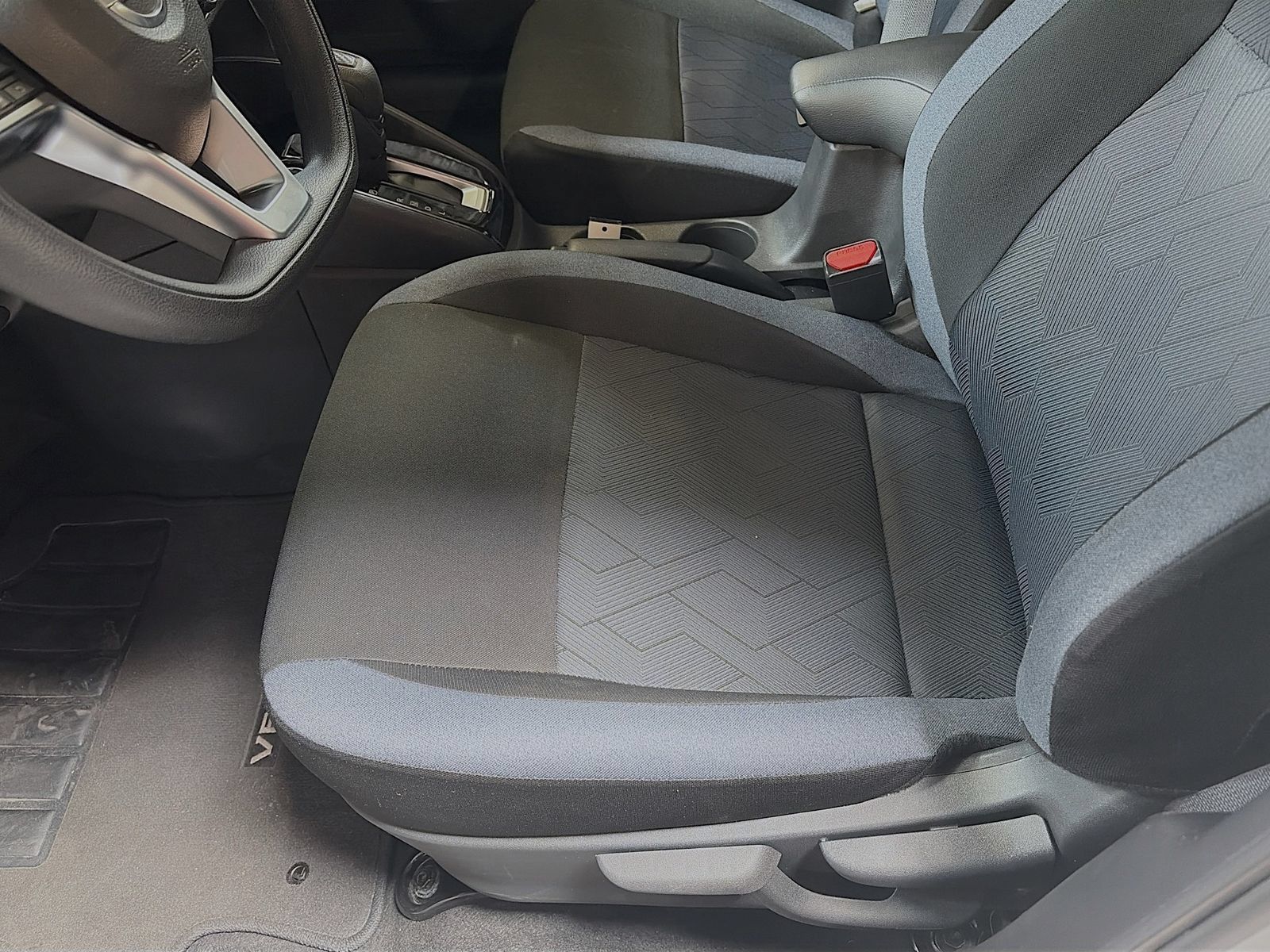 Used 2025 Nissan Versa SV FWD image 18