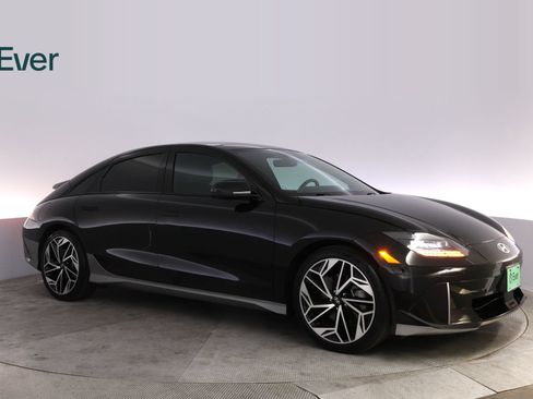 Used 2023 Hyundai Ioniq 6 Limited RWD image 14
