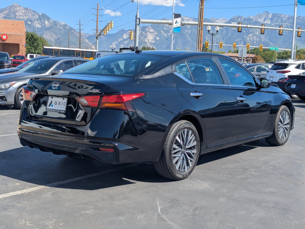 Used 2024 Nissan Altima 2.5 SV FWD image 4