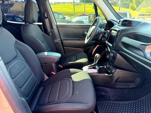 Used 2022 Jeep Renegade Latitude image 14