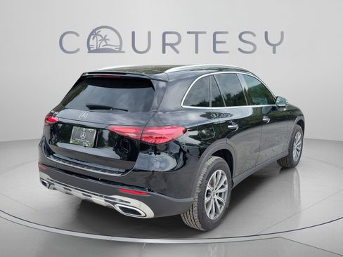 Certified 2026 Mercedes-Benz GLC 300 image 3