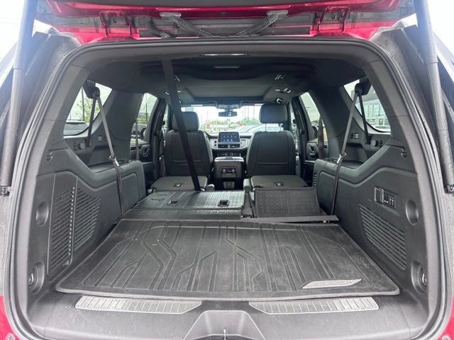 Used 2022 Chevrolet Suburban RST w/ Luxury Package AWD/4WD image 57