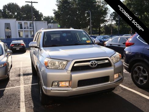 Used 2013 Toyota 4Runner SR5 AWD/4WD image 1