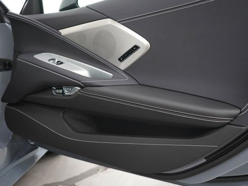 Used 2025 Chevrolet Corvette Stingray w/ Z51 Performance Package image 9