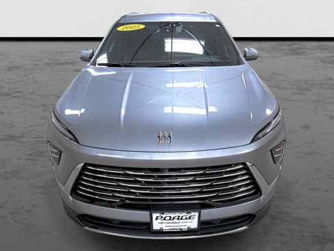 Used 2025 Buick Enclave Preferred image 6