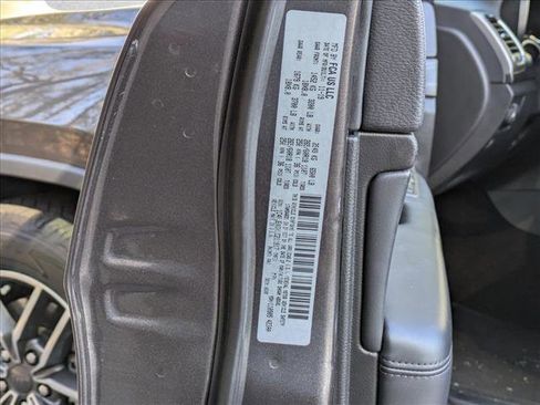 Used 2020 Jeep Grand Cherokee Laredo w/ 18" Wheel & 8.4" Radio Group image 15