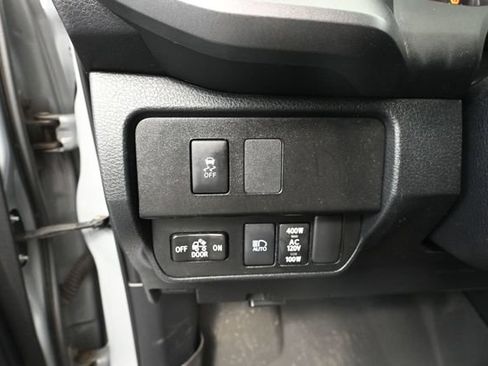Used 2020 Toyota Tacoma TRD Sport AWD/4WD image 28