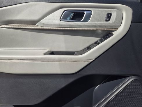 Certified 2025 Ford Explorer Active w/ Active Comfort Package image 24