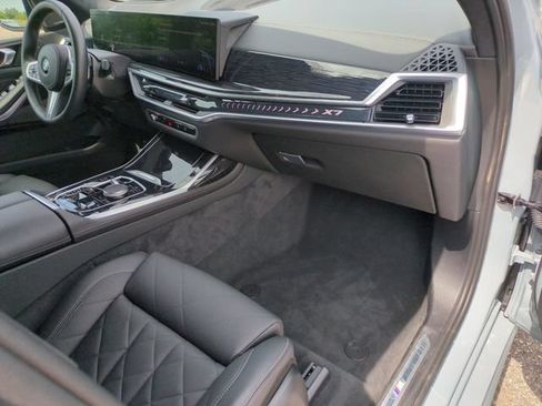 Used 2024 BMW X7 xDrive40i w/ M Sport Package AWD/4WD image 19