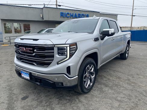 Used 2022 GMC Sierra 1500 SLT w/ SLT Premium Plus Package image 9