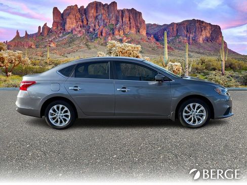 Used 2018 Nissan Sentra SV image 9
