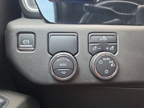 Used 2024 Chevrolet Silverado 1500 LT RWD image 24