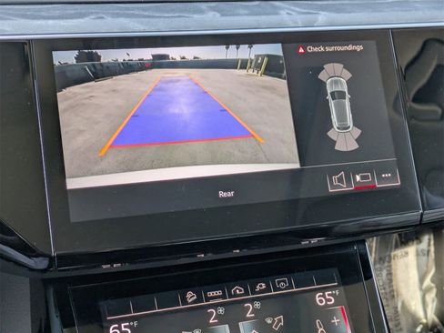 Used 2024 Audi Q8 e-tron Premium image 13