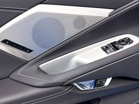 Used 2021 Chevrolet Corvette Stingray w/ Engine Appearance Package image 28