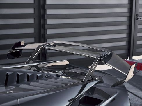 Used 2023 Lamborghini Huracan STO image 15