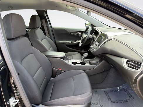 Used 2025 Chevrolet Malibu RS FWD image 30