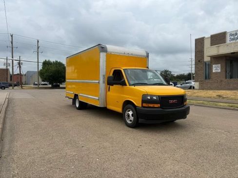 Used 2021 GMC Savana 3500 Extended w/ Power Convenience Package RWD image 4