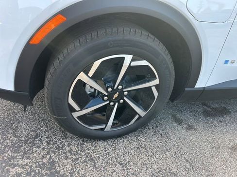 New 2026 Chevrolet Equinox EV LT image 10