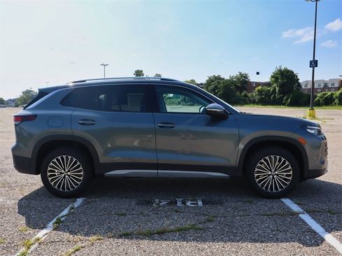 New 2025 Volkswagen Tiguan S image 6