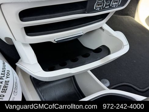 Used 2024 Chrysler Pacifica Touring-L FWD image 23
