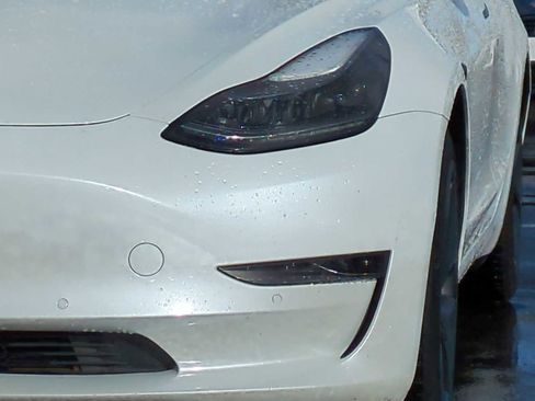 Used 2021 Tesla Model 3 Standard Range Plus image 11