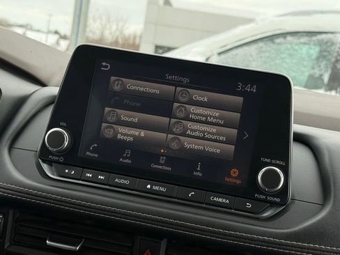 Used 2022 Nissan Rogue S image 22