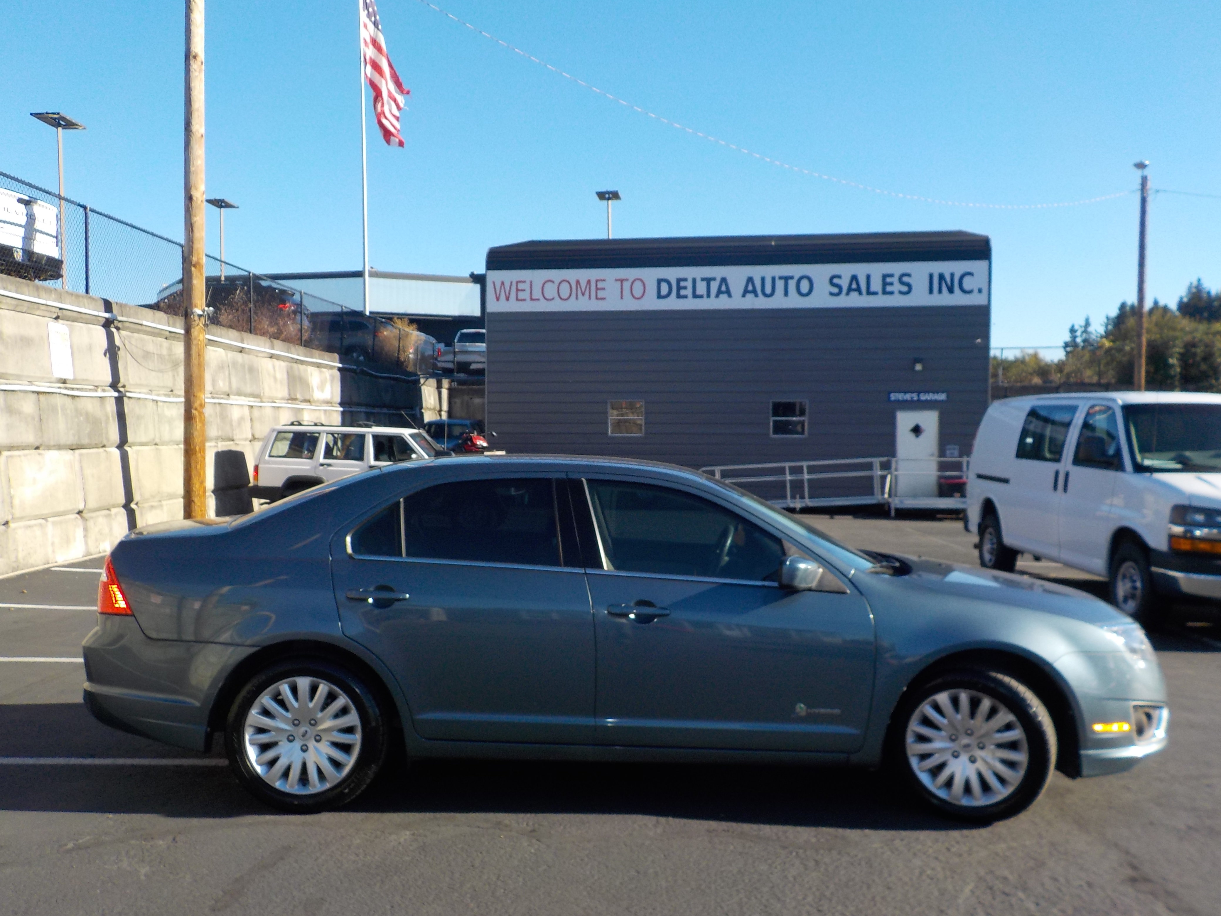Used 2012 Ford Fusion Hybrid FWD image 6