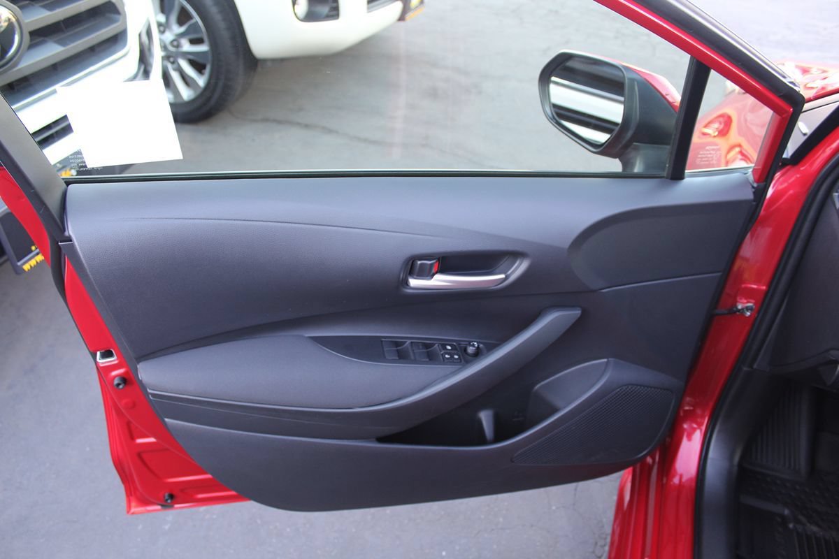 Used 2021 Toyota Corolla LE w/ Carpet Mat Package (TMS) FWD image 16