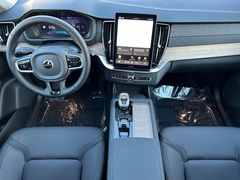 New 2026 Volvo XC90 B5 Plus w/ Protection Package AWD/4WD image 3