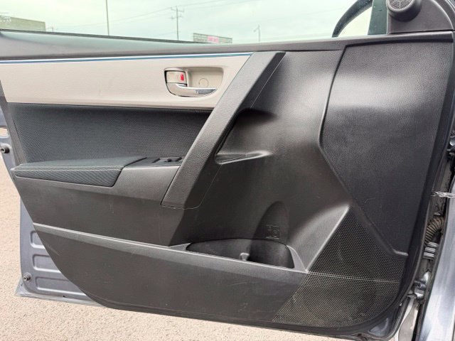 Used 2015 Toyota Corolla LE FWD image 18