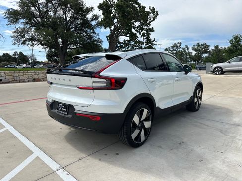 Certified 2023 Volvo C40 P8 Recharge Ultimate image 6