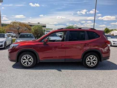 Used 2021 Subaru Forester Premium AWD/4WD image 6