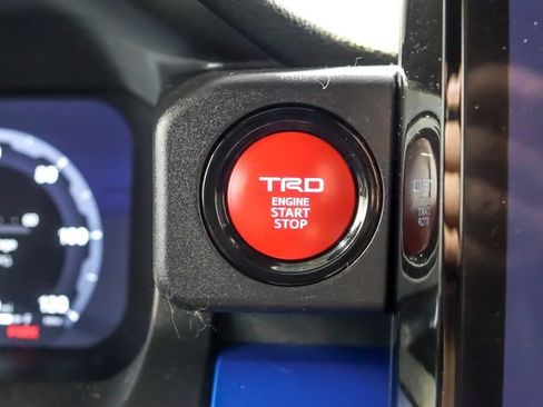 Used 2025 Toyota Tacoma TRD Off-Road AWD/4WD image 20