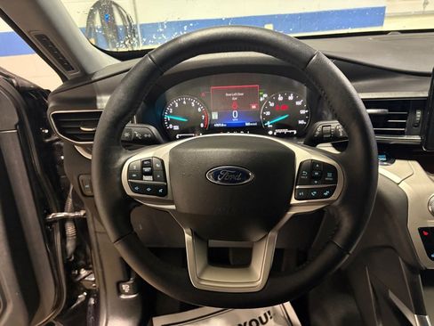 Certified 2022 Ford Explorer XLT w/ Equipment Group 202A image 15