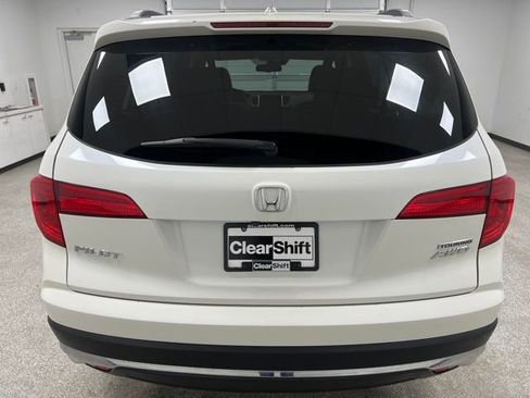 Used 2017 Honda Pilot Touring image 9