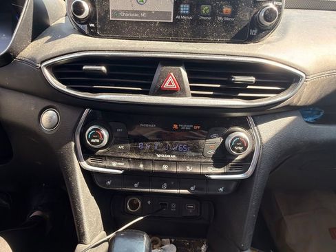 Used 2020 Hyundai Santa Fe Limited image 32