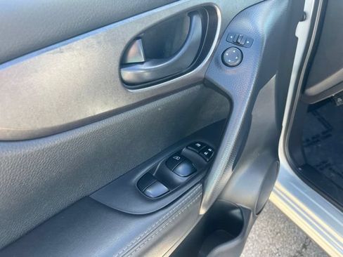 Used 2021 Nissan Rogue Sport S AWD/4WD image 17