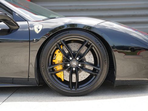 Used 2016 Ferrari 488 Spider RWD image 8