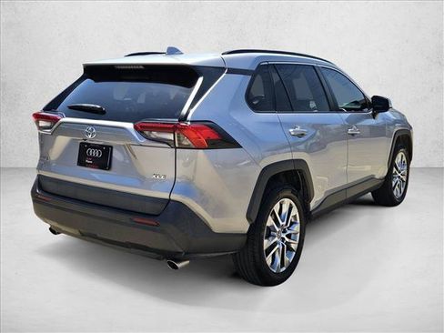 Used 2021 Toyota RAV4 XLE Premium FWD image 5