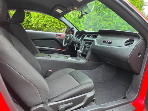 Used 2011 Ford Mustang GT RWD image 28