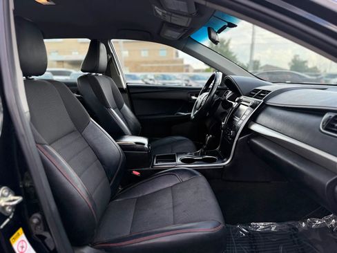 Used 2017 Toyota Camry SE FWD image 31