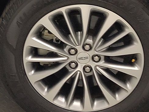 Used 2017 Lincoln MKX Select w/ Select Plus Package FWD image 31