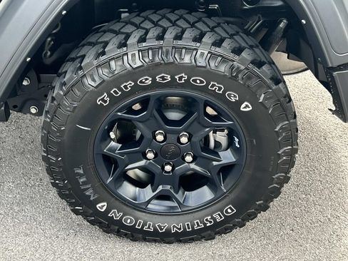 Used 2023 Jeep Wrangler Unlimited w/ Sun & Screen Package AWD/4WD image 17