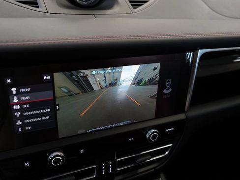 Used 2024 Porsche Macan S AWD/4WD image 37