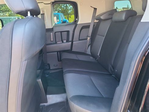 Used 2013 Toyota FJ Cruiser 4WD image 23