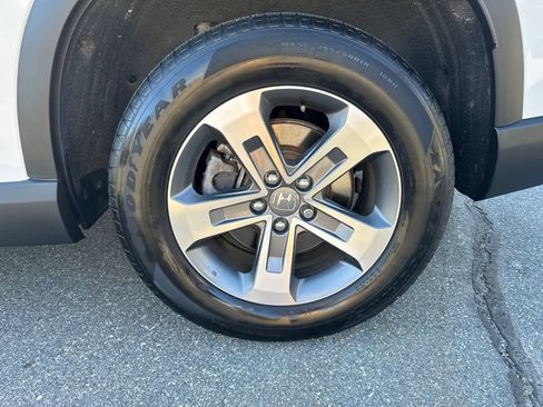 Used 2025 Honda Pilot EX-L image 12