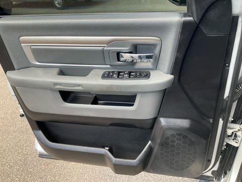 Used 2016 RAM 1500 Big Horn AWD/4WD image 32