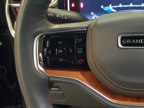 Used 2022 Jeep Grand Wagoneer Series III image 21