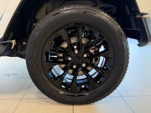Used 2022 Jeep Wrangler Unlimited Sahara w/ Cold Weather Group AWD/4WD image 40